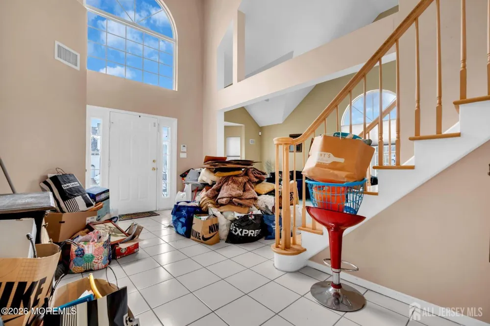18 Lysbeth Lane Matawan, NJ 07748