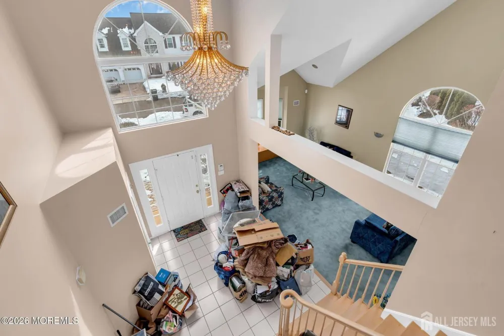 18 Lysbeth Lane Matawan, NJ 07748