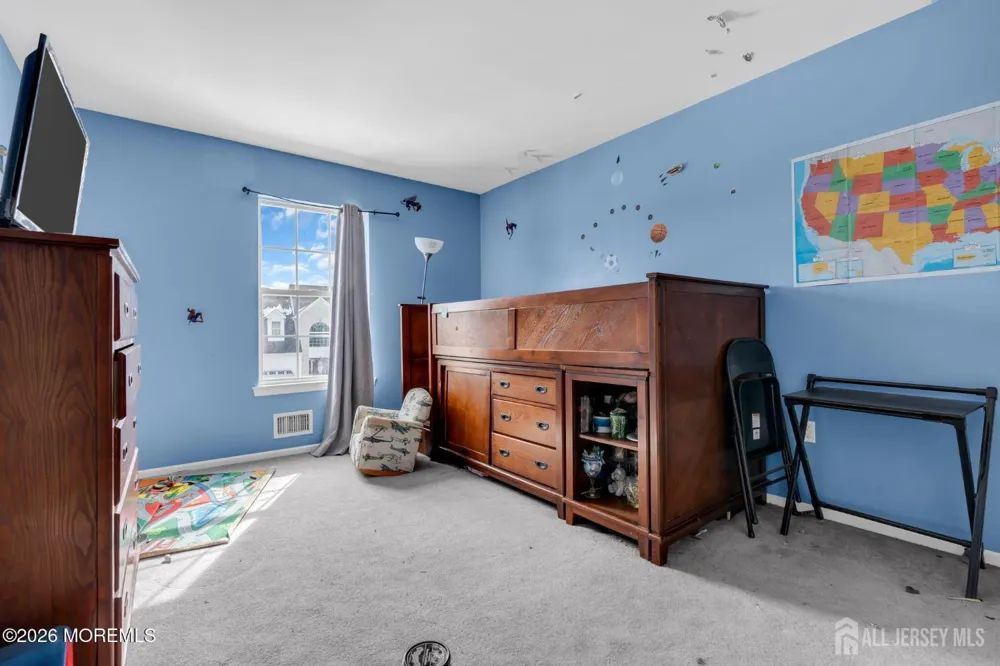 18 Lysbeth Lane Matawan, NJ 07748