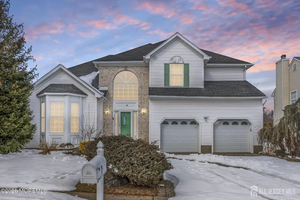 18 Lysbeth Lane Matawan, NJ 07748