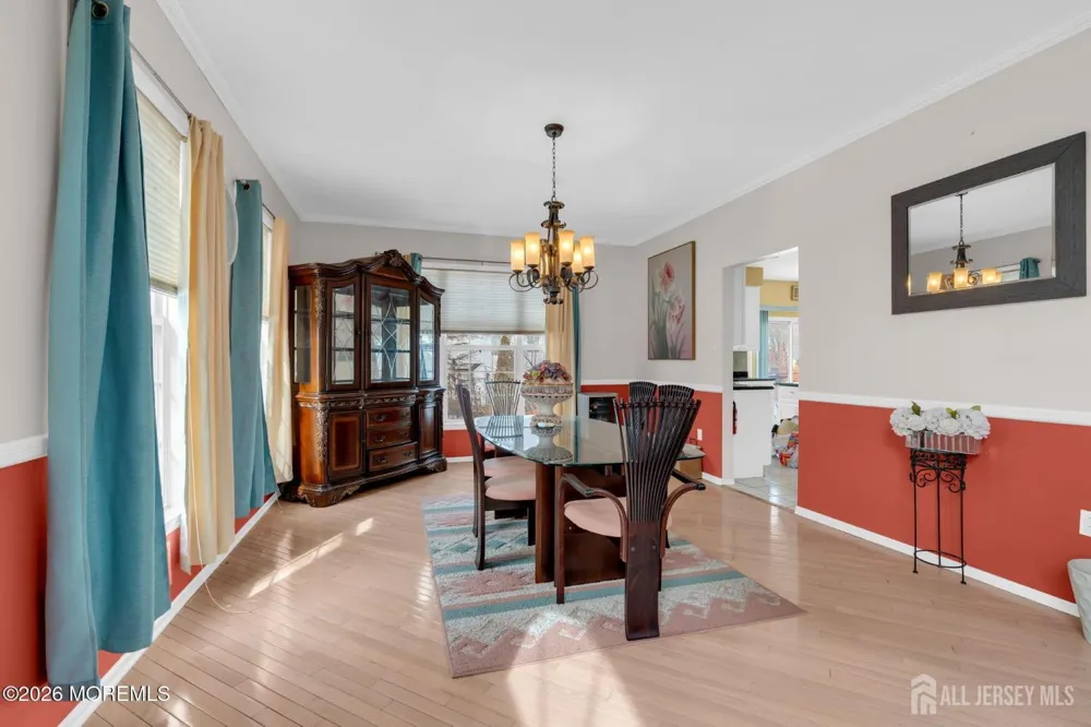 18 Lysbeth Lane Matawan, NJ 07748