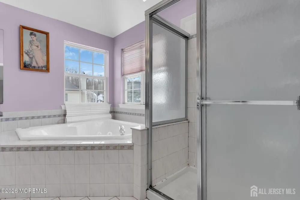 18 Lysbeth Lane Matawan, NJ 07748