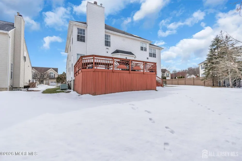 18 Lysbeth Lane Matawan, NJ 07748