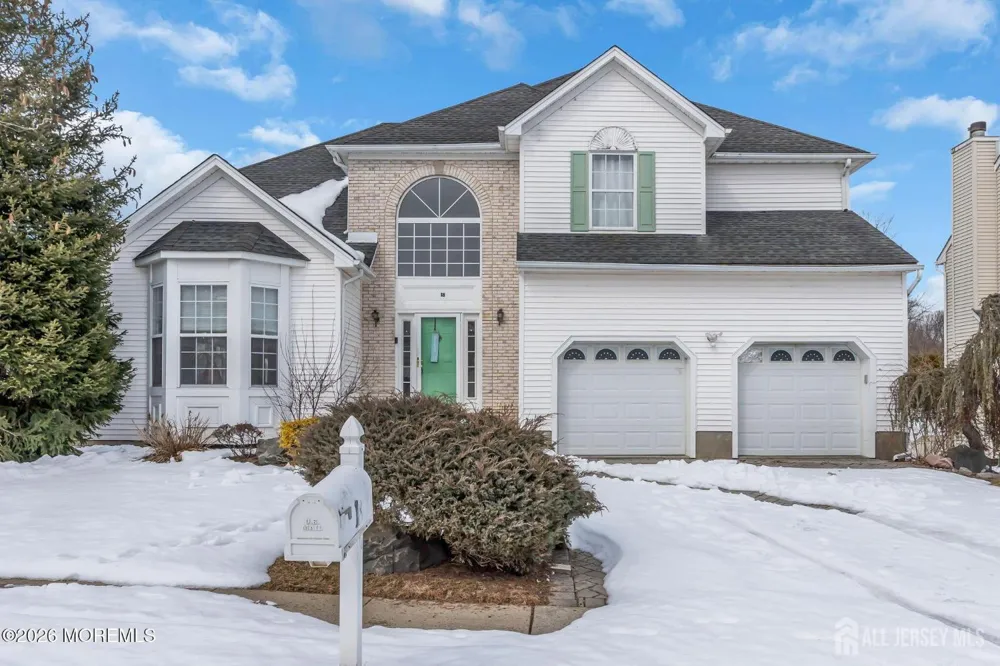 18 Lysbeth Lane Matawan, NJ 07748