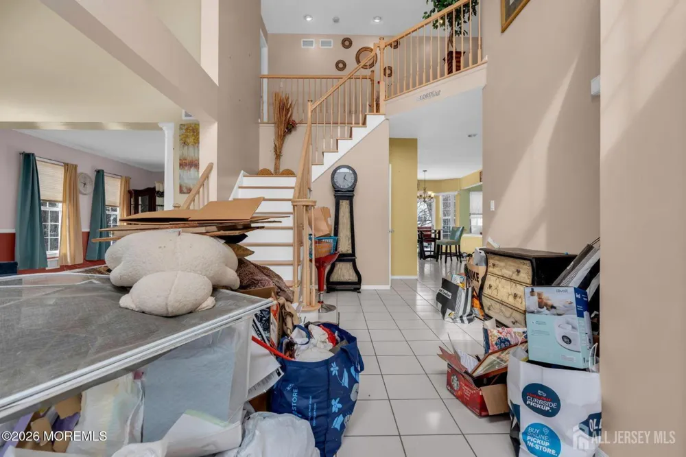 18 Lysbeth Lane Matawan, NJ 07748