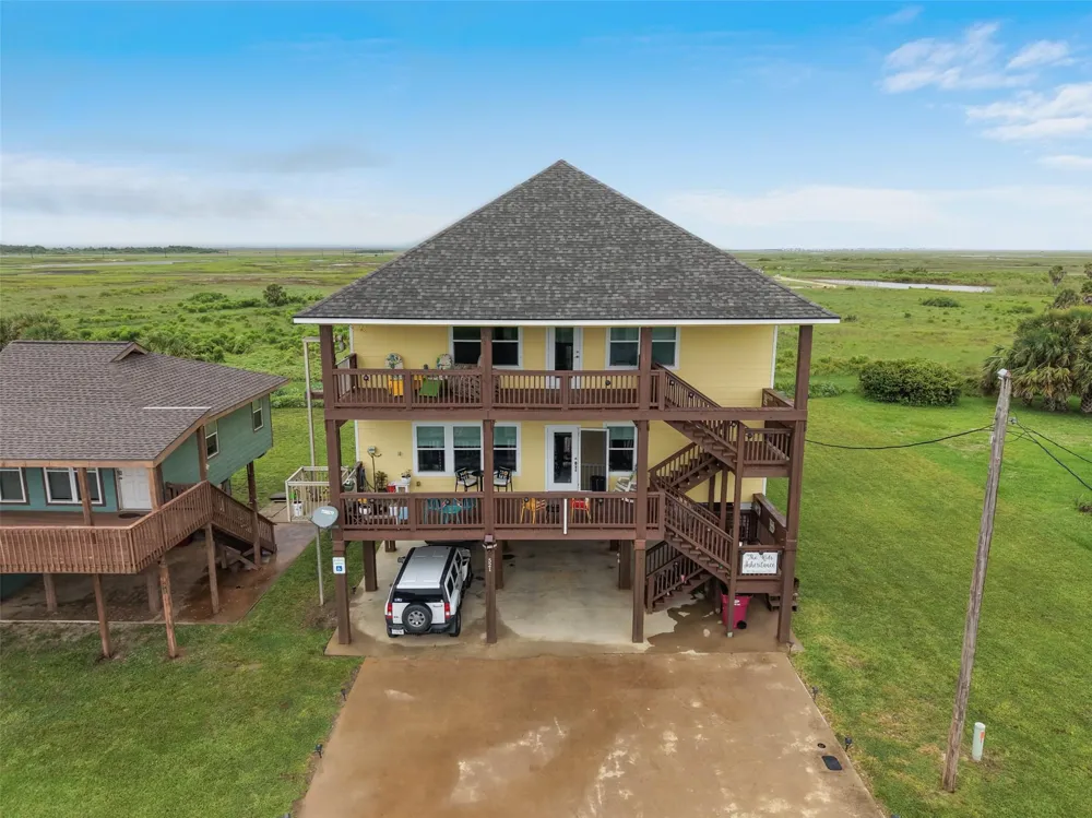 521 Beachfront Drive Matagorda, TX 77457