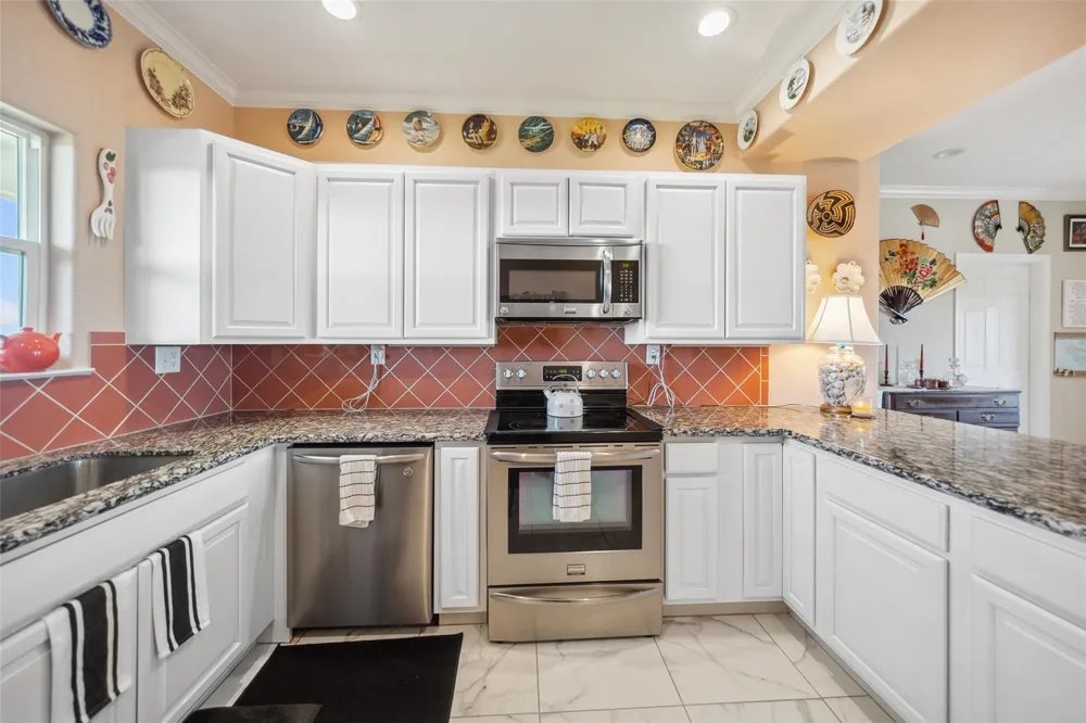 521 Beachfront Drive Matagorda, TX 77457