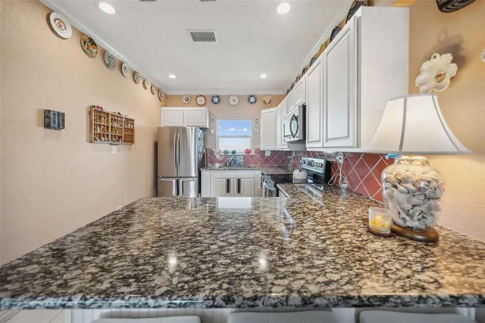 521 Beachfront Drive Matagorda, TX 77457