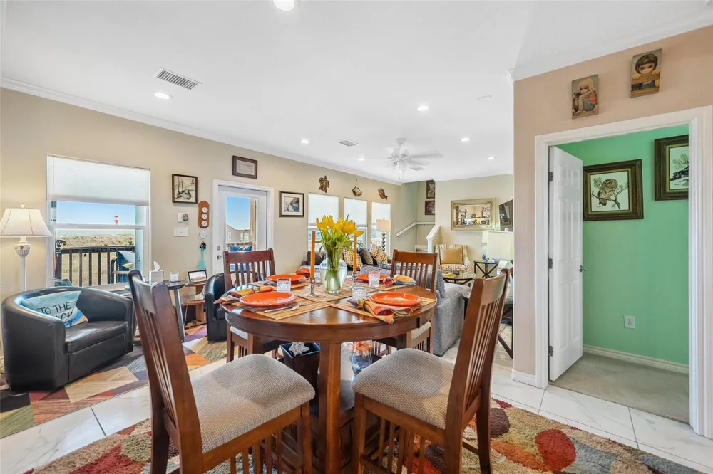 521 Beachfront Drive Matagorda, TX 77457