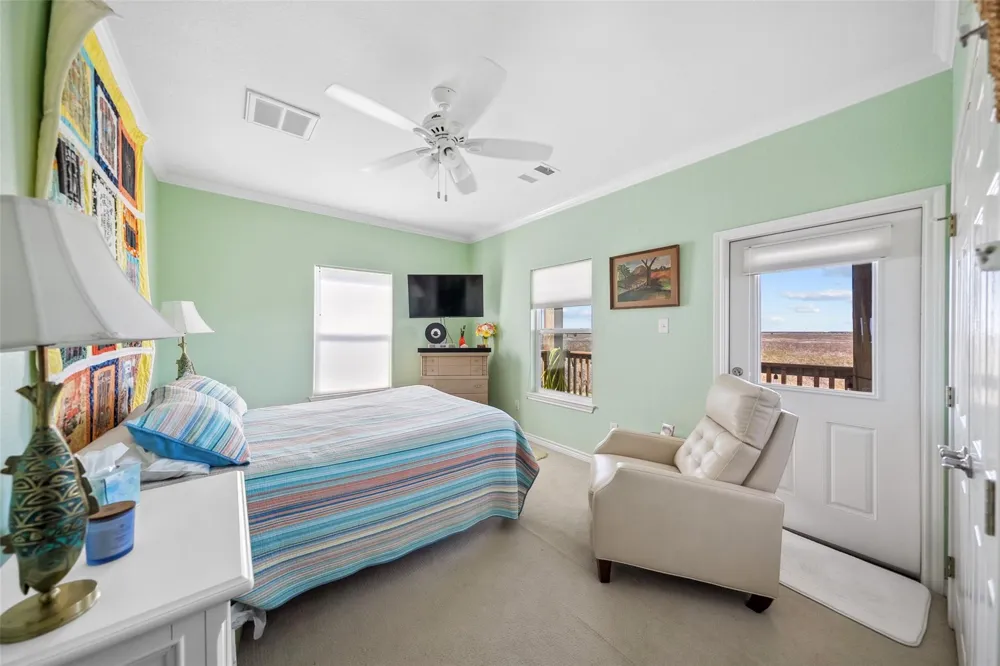 521 Beachfront Drive Matagorda, TX 77457