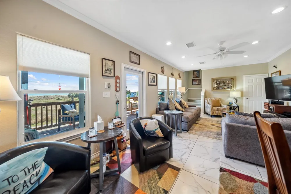 521 Beachfront Drive Matagorda, TX 77457