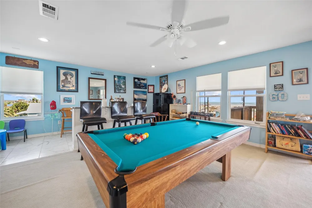 521 Beachfront Drive Matagorda, TX 77457