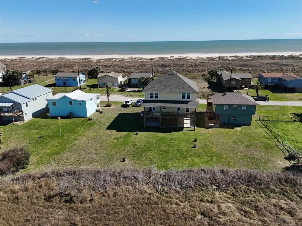 521 Beachfront Drive Matagorda, TX 77457