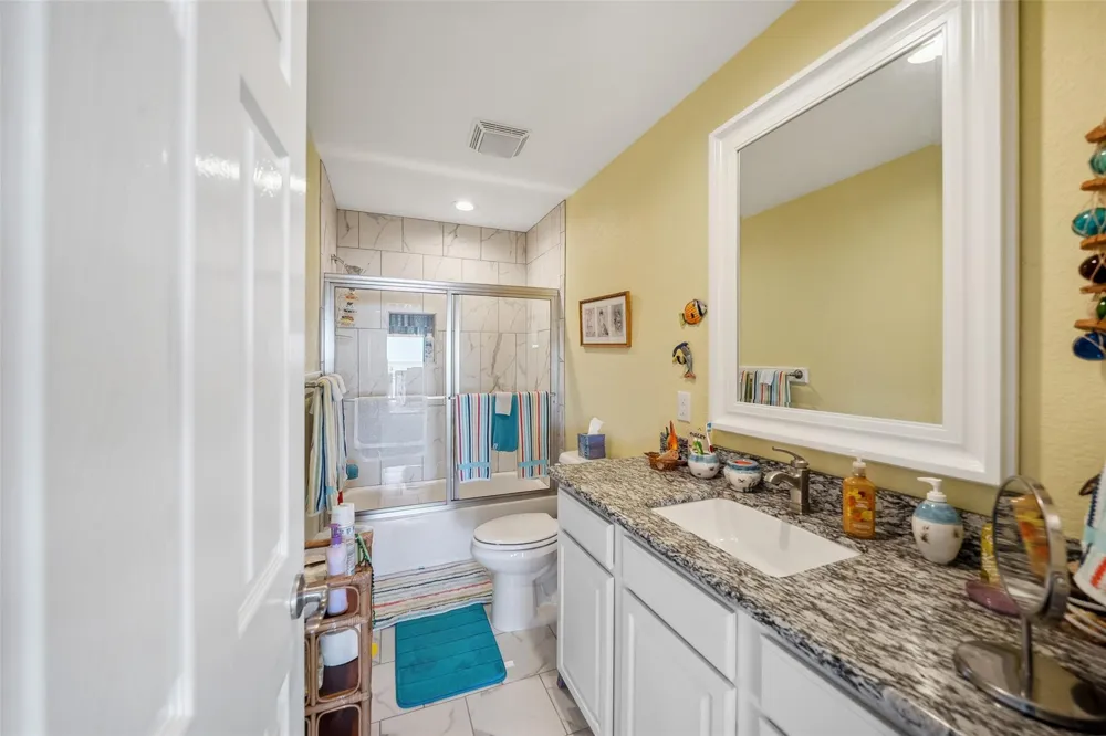 521 Beachfront Drive Matagorda, TX 77457