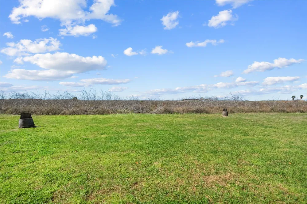 521 Beachfront Drive Matagorda, TX 77457