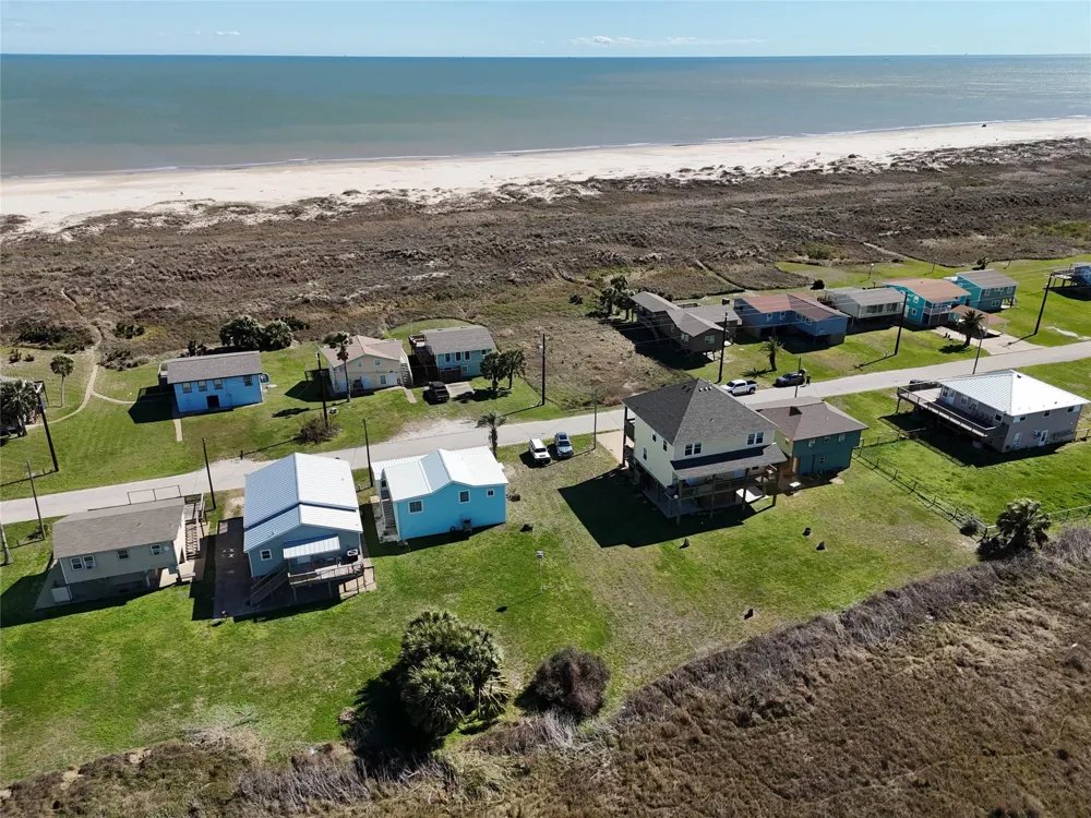 521 Beachfront Drive Matagorda, TX 77457
