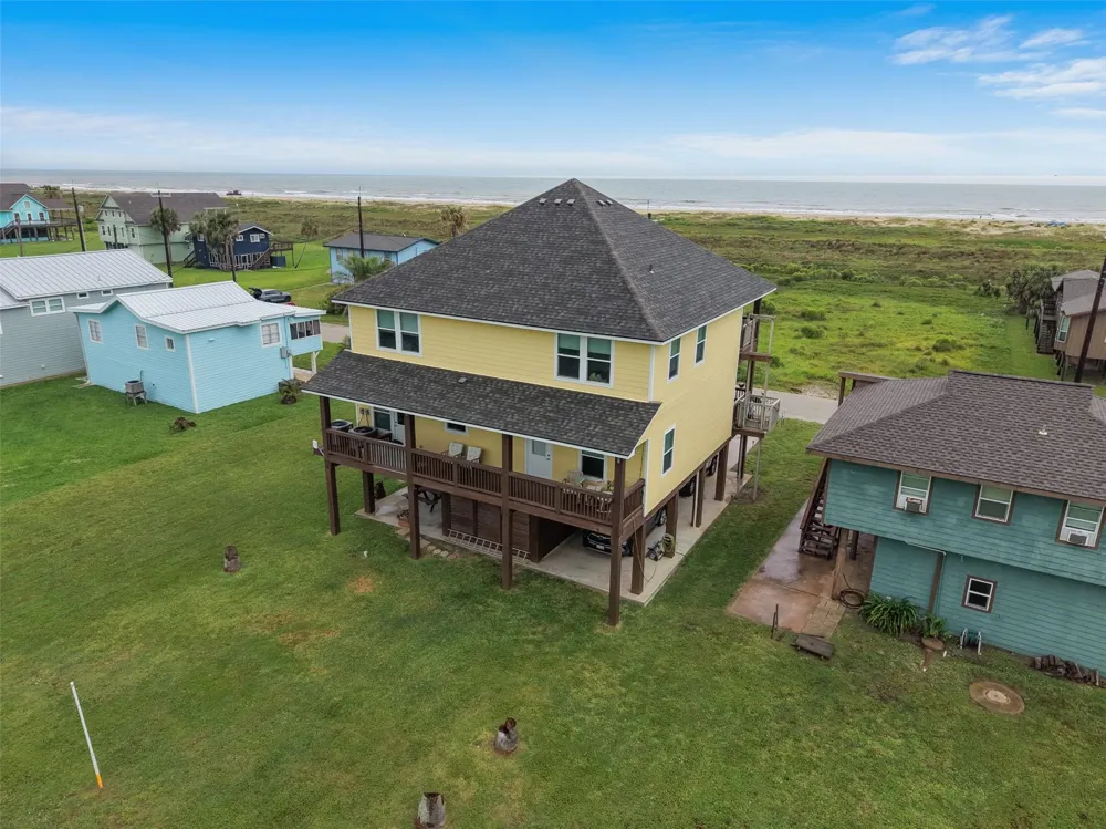 521 Beachfront Drive Matagorda, TX 77457