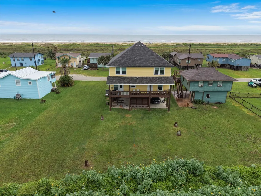 521 Beachfront Drive Matagorda, TX 77457