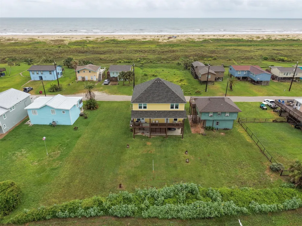 521 Beachfront Drive Matagorda, TX 77457
