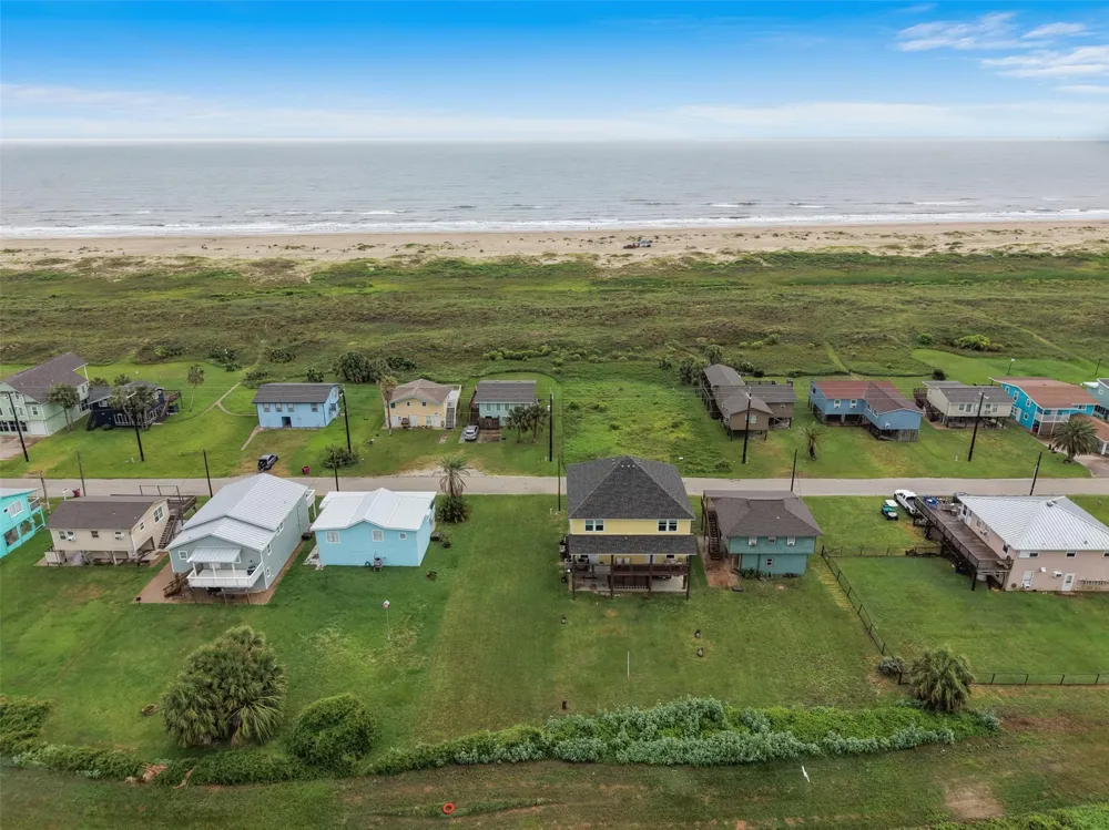 521 Beachfront Drive Matagorda, TX 77457