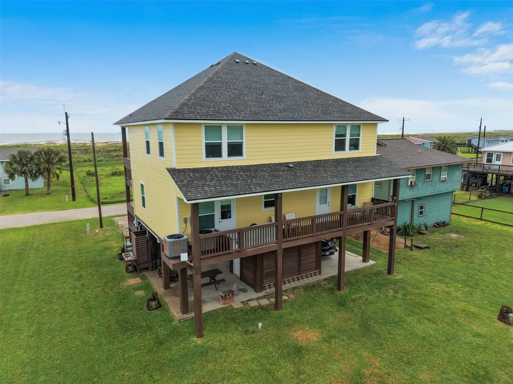521 Beachfront Drive Matagorda, TX 77457