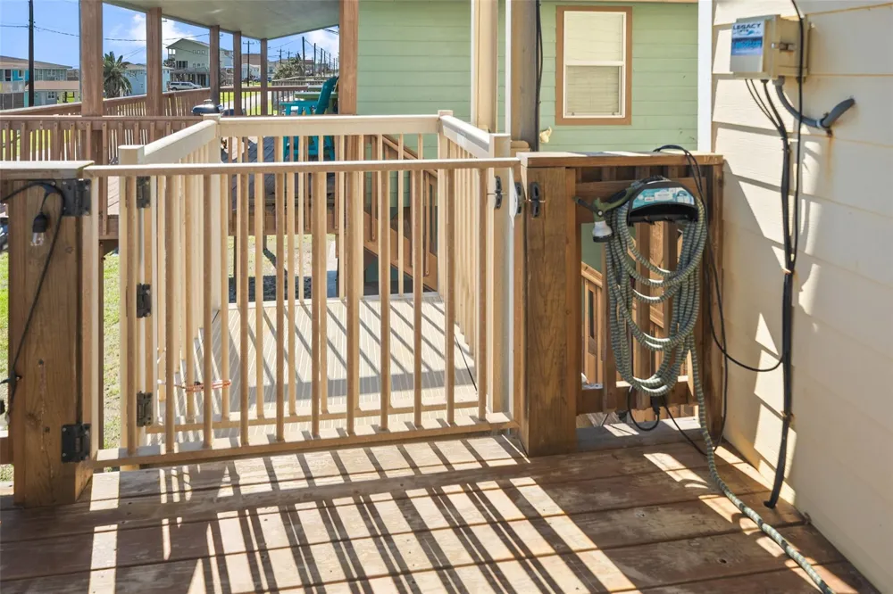 521 Beachfront Drive Matagorda, TX 77457
