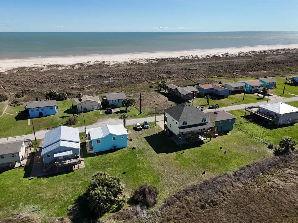 521 Beachfront Drive Matagorda, TX 77457