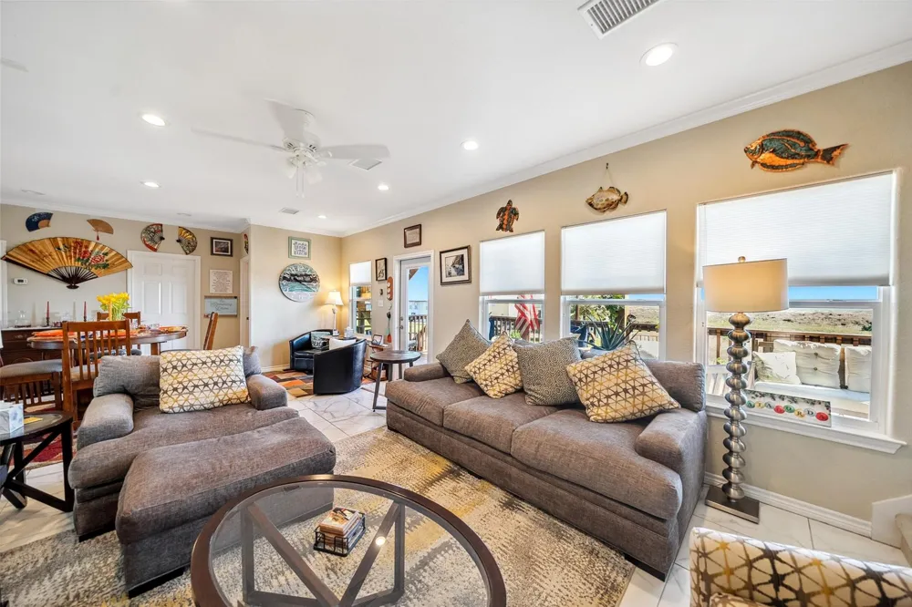 521 Beachfront Drive Matagorda, TX 77457