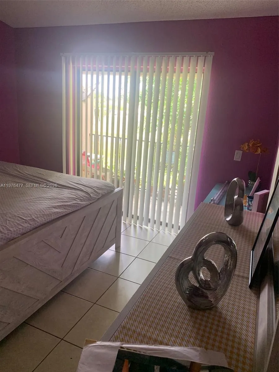 300 Nottingham Cir #J Green Acres, FL 33463