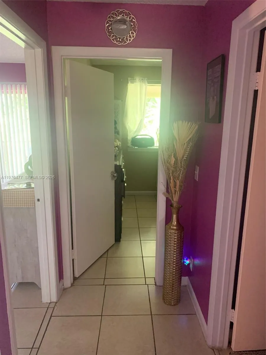300 Nottingham Cir #J Green Acres, FL 33463