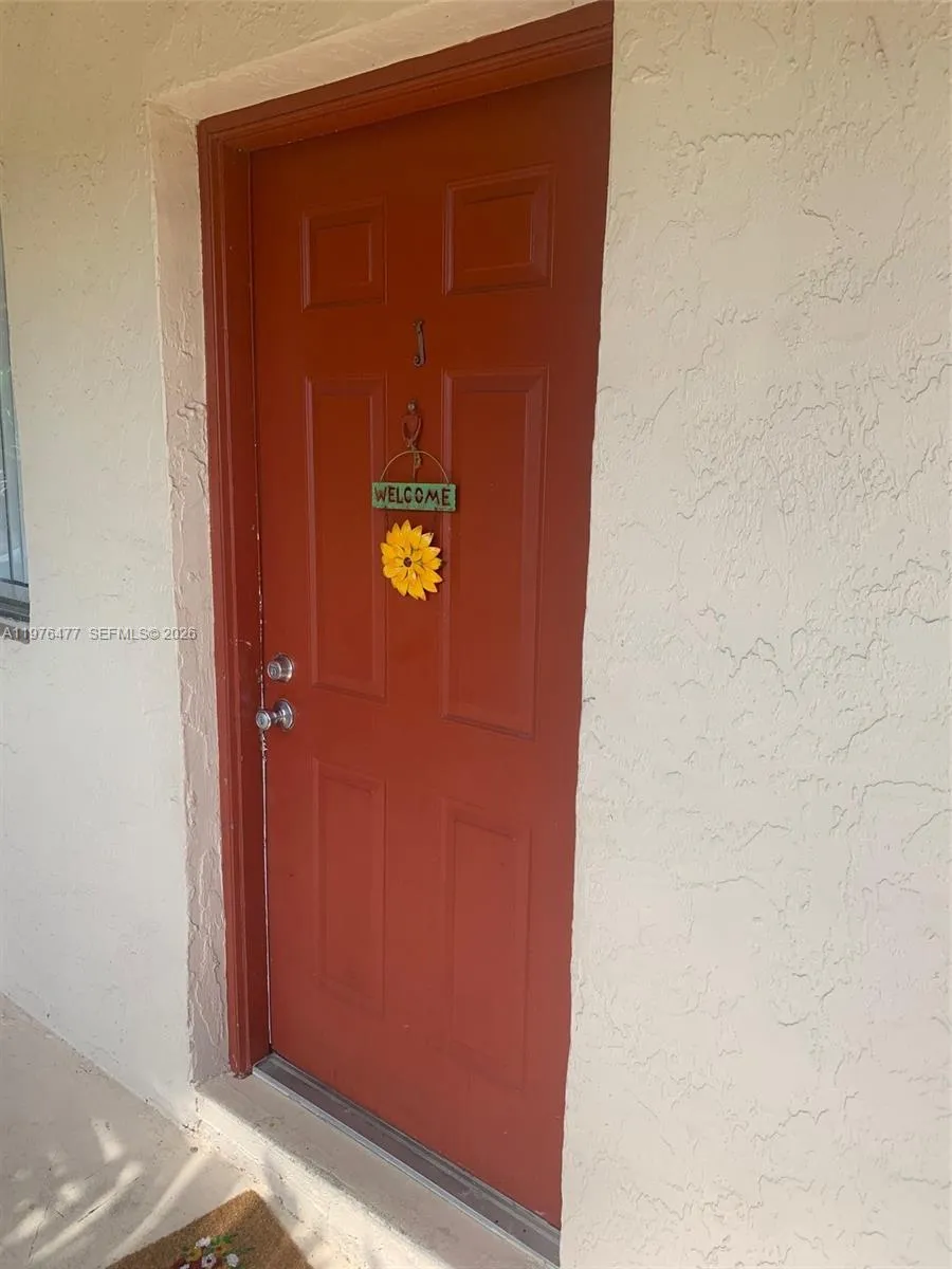 300 Nottingham Cir #J Green Acres, FL 33463