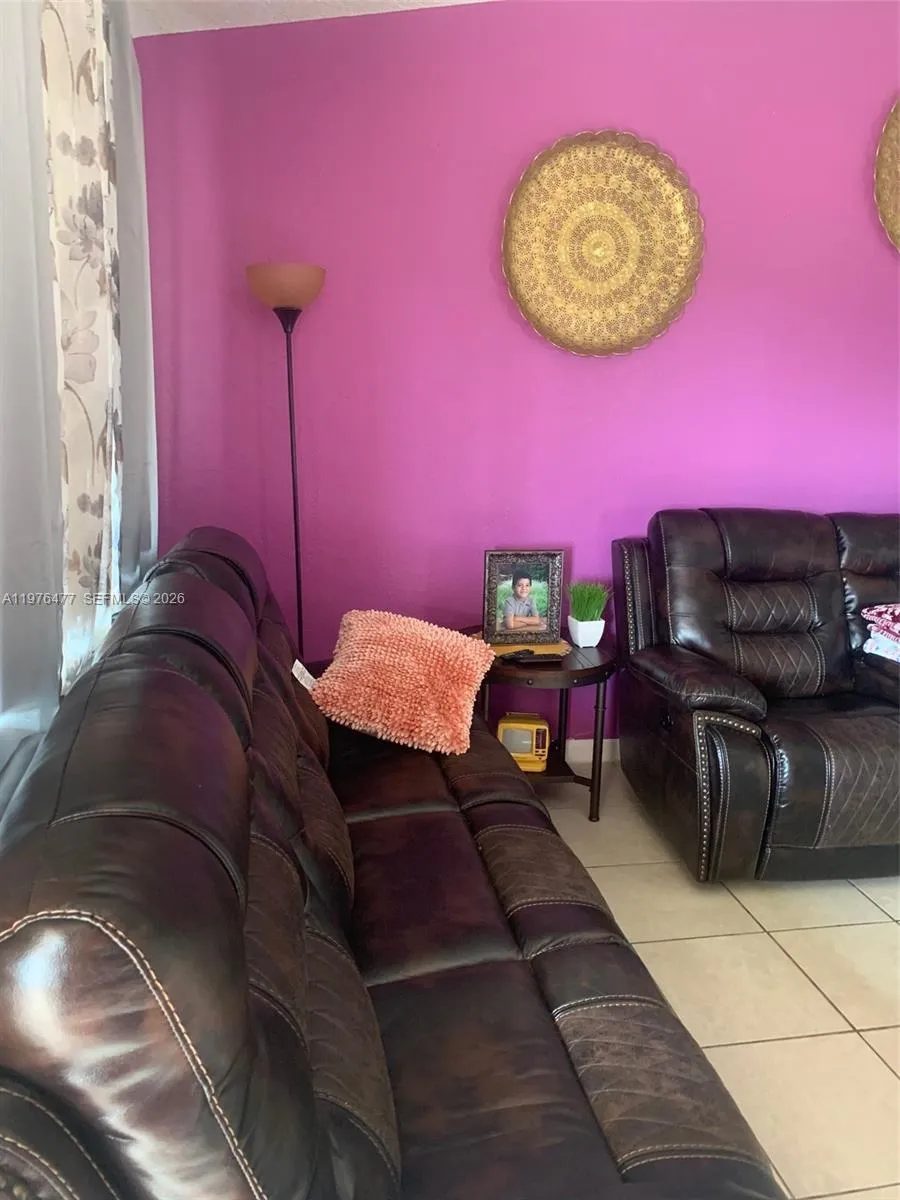 300 Nottingham Cir #J Green Acres, FL 33463