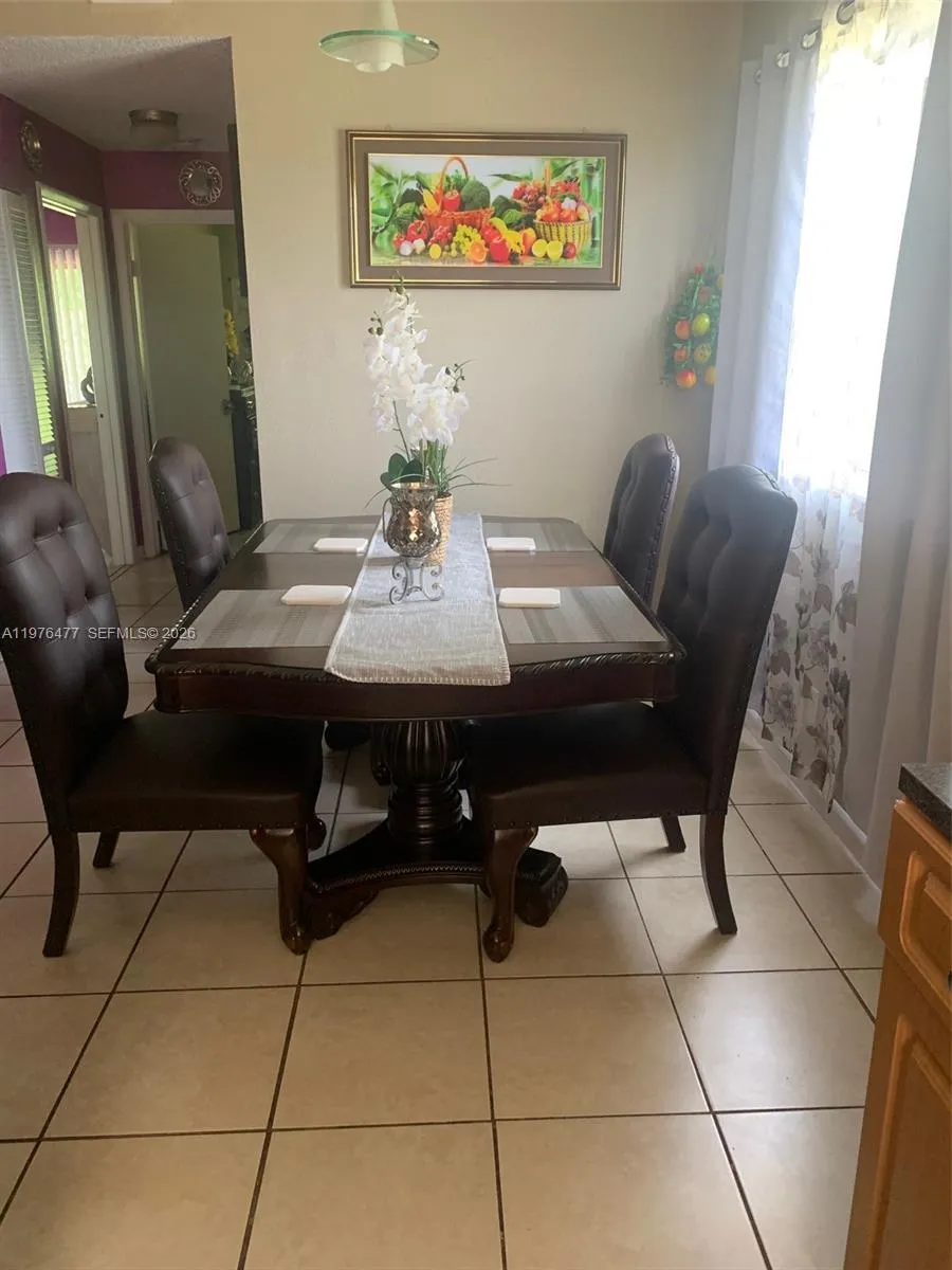 300 Nottingham Cir #J Green Acres, FL 33463