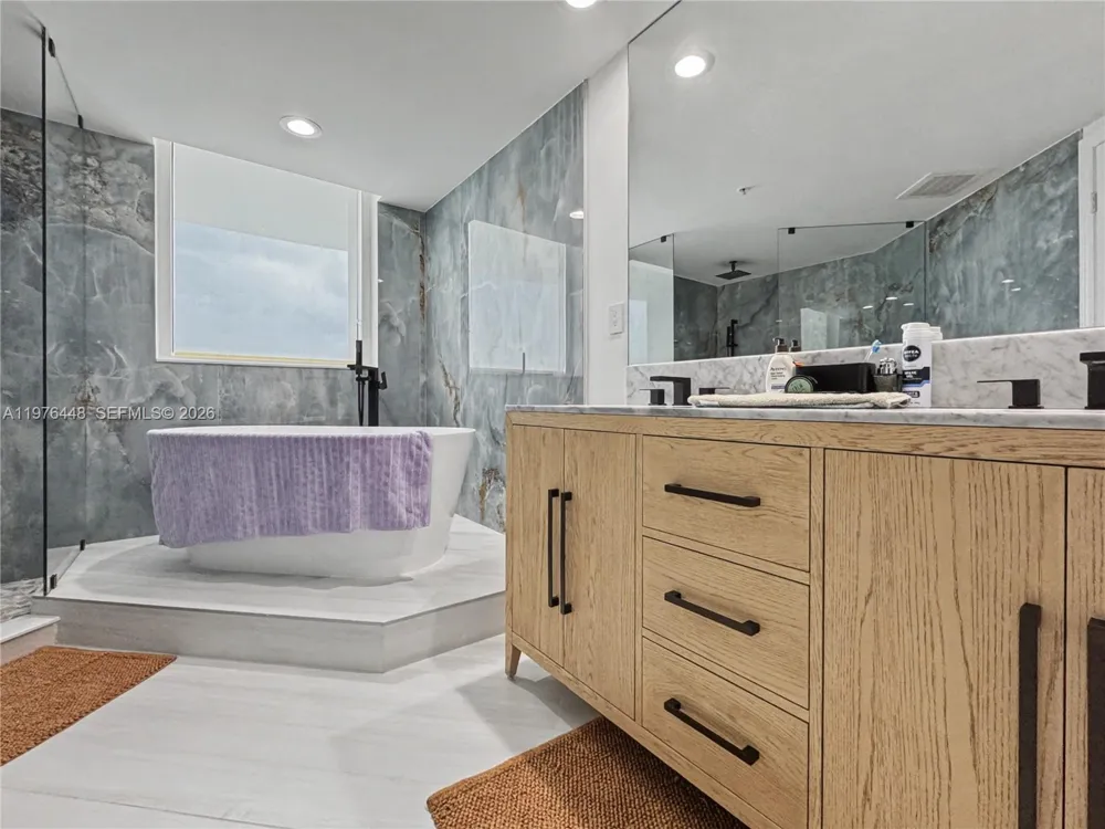 1755 E Hallandale Beach Blvd #2207E Hallandale Beach, FL 33009