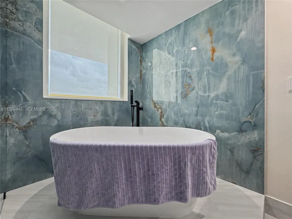 1755 E Hallandale Beach Blvd #2207E Hallandale Beach, FL 33009
