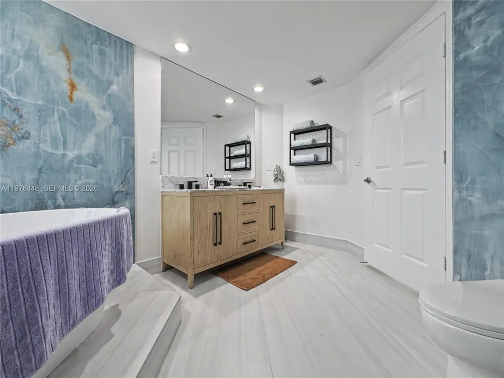 1755 E Hallandale Beach Blvd #2207E Hallandale Beach, FL 33009