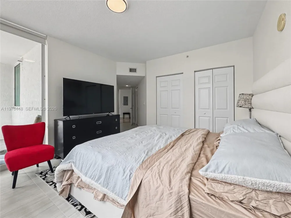 1755 E Hallandale Beach Blvd #2207E Hallandale Beach, FL 33009