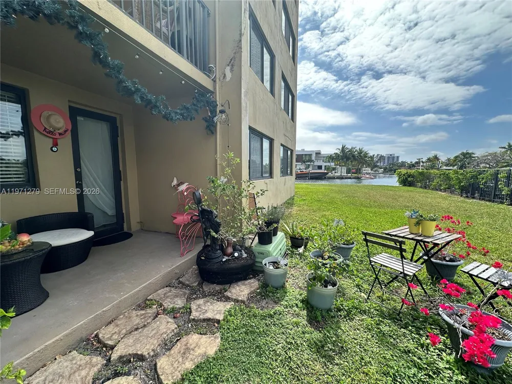 301 Golden Isles Dr #114 Hallandale Beach, FL 33009