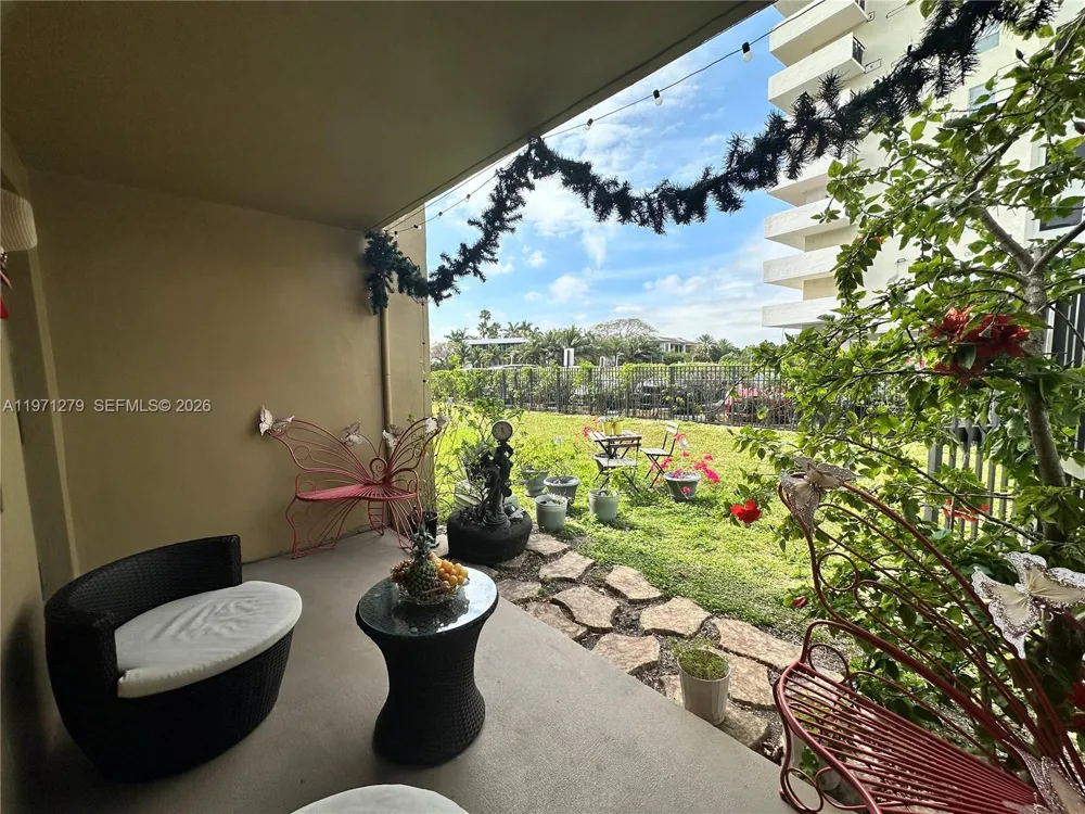 301 Golden Isles Dr #114 Hallandale Beach, FL 33009