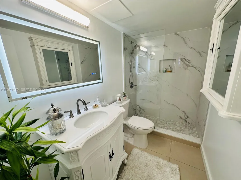 301 Golden Isles Dr #114 Hallandale Beach, FL 33009