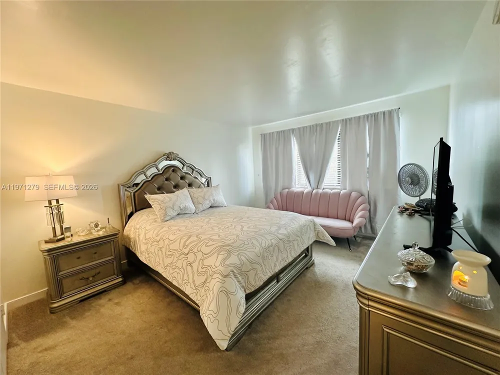 301 Golden Isles Dr #114 Hallandale Beach, FL 33009