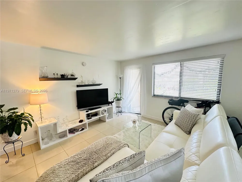 301 Golden Isles Dr #114 Hallandale Beach, FL 33009