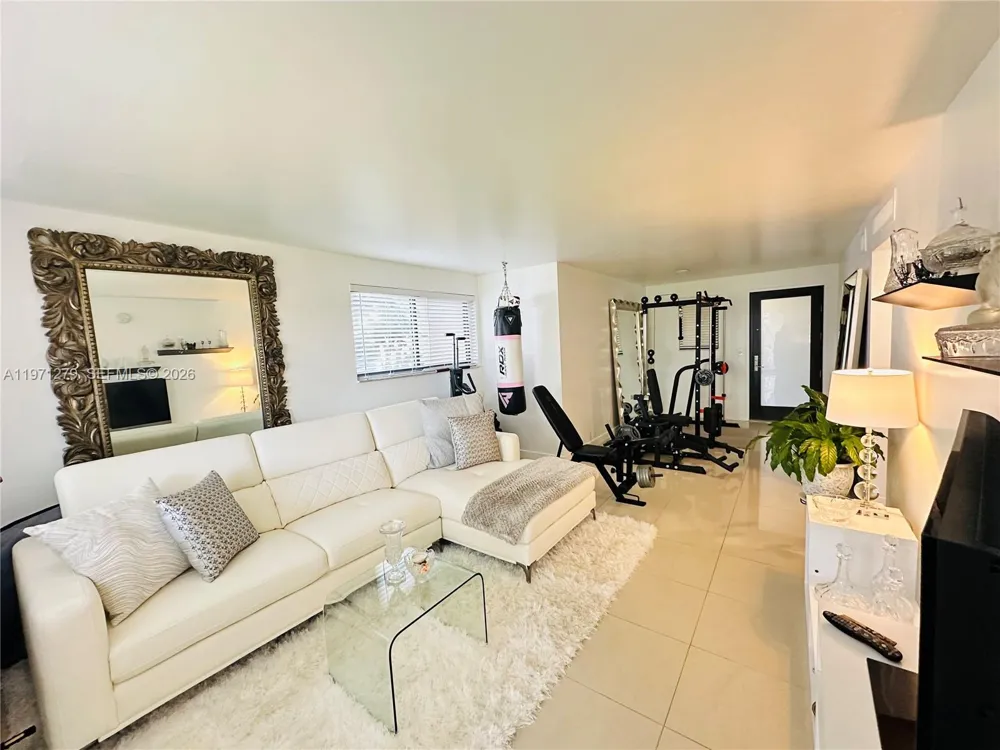301 Golden Isles Dr #114 Hallandale Beach, FL 33009