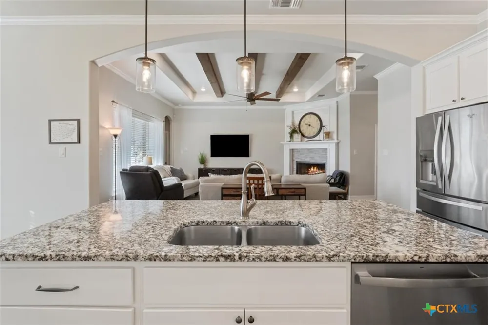 102 Rancho Del Lago Lane Morgans Point Resort, TX 76513
