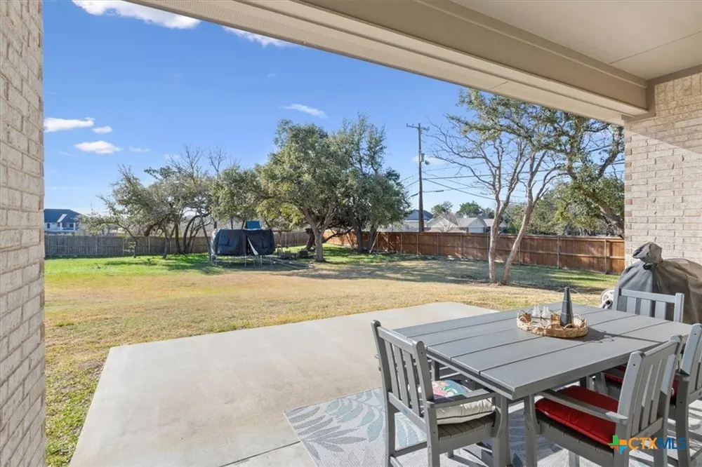 102 Rancho Del Lago Lane Morgans Point Resort, TX 76513