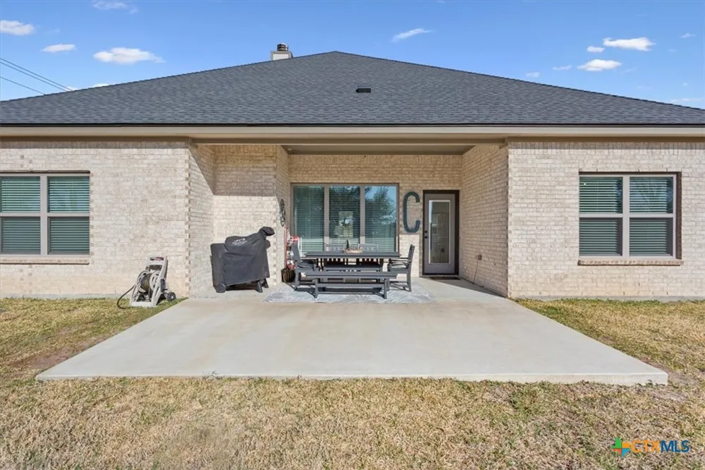 102 Rancho Del Lago Lane Morgans Point Resort, TX 76513