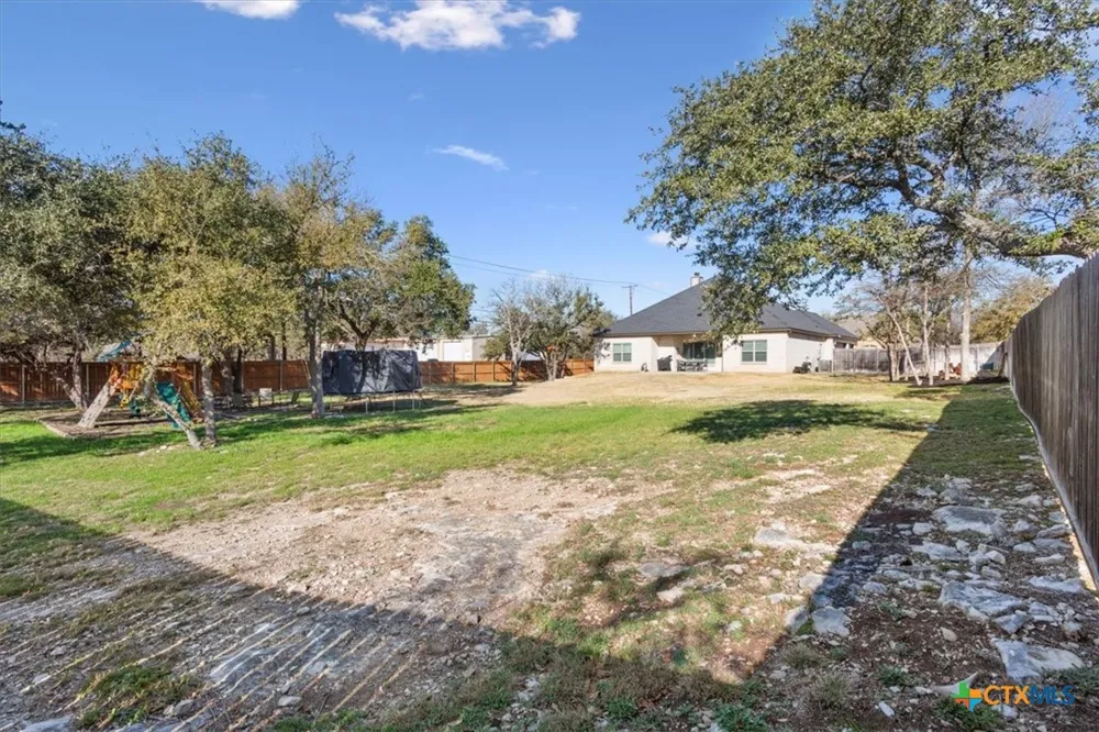 102 Rancho Del Lago Lane Morgans Point Resort, TX 76513
