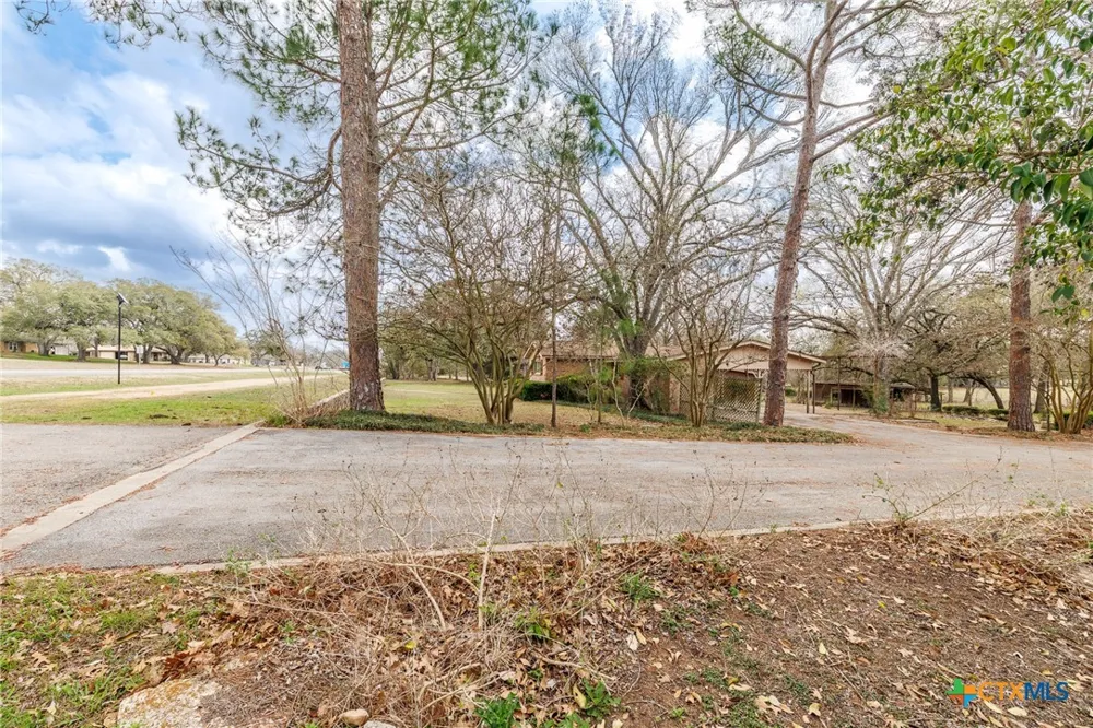 3603 US Highway 90A E Gonzales, TX 78629