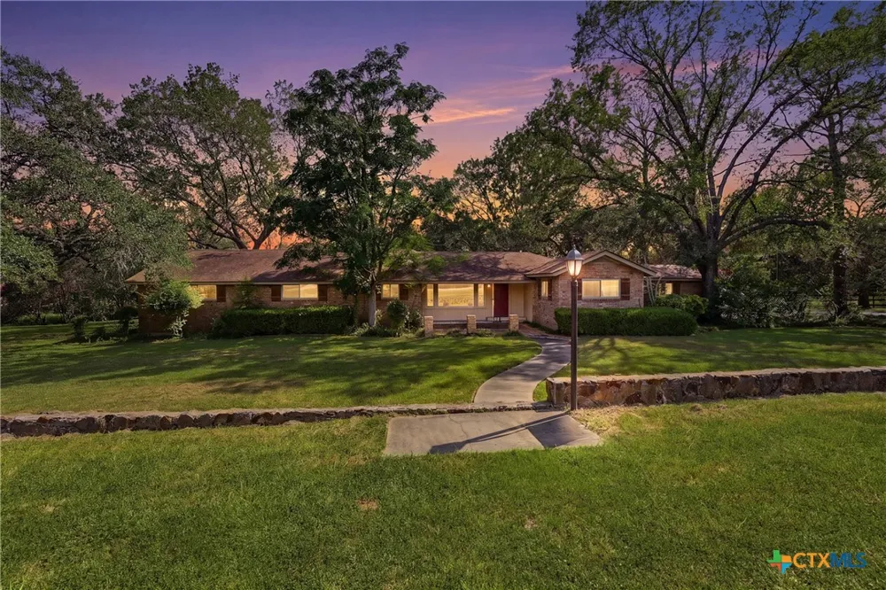 3603 US Highway 90A E Gonzales, TX 78629