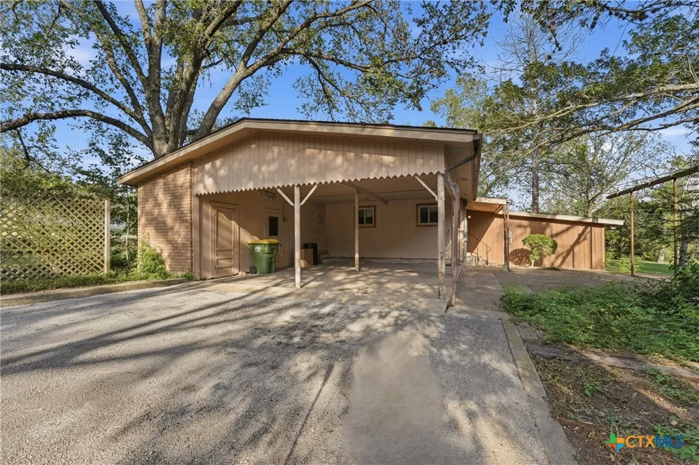 3603 US Highway 90A E Gonzales, TX 78629